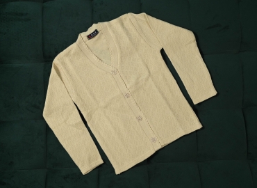 Ladies’ Sweater V neck Very Light Creamy tone&Whitish