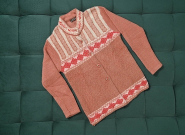 Ladies’ Sweater Round neck Light Maroonish&Red,White flower Pattern with Tiny Shining Buttons