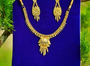 Jaira Gold Necklace Set