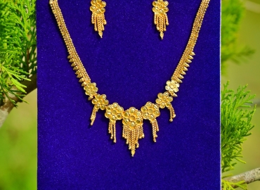 Jaira Gold Necklace Set