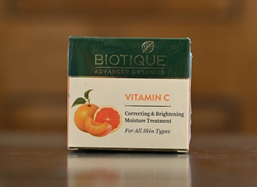 Biotique Vitamin C Correcting & Brightening Moisture Treatment