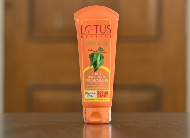 Lotus Safe Sun 3-in-1 Matte Look Daily Sunscreen