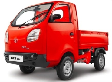 Small size Four wheeler Tempo Van for rent