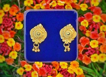 Jaira Gold Earring