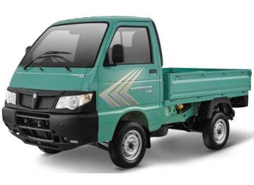 Medium size Four wheeler Tempo Van for rent