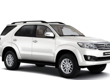 Toyota Fortuner manual car